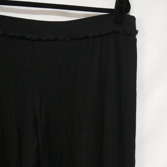 LA SENZA LINGERIE | large | Black Leggings With Pink Bow | *Bleach Spots On Leg - Picture 12 of 15